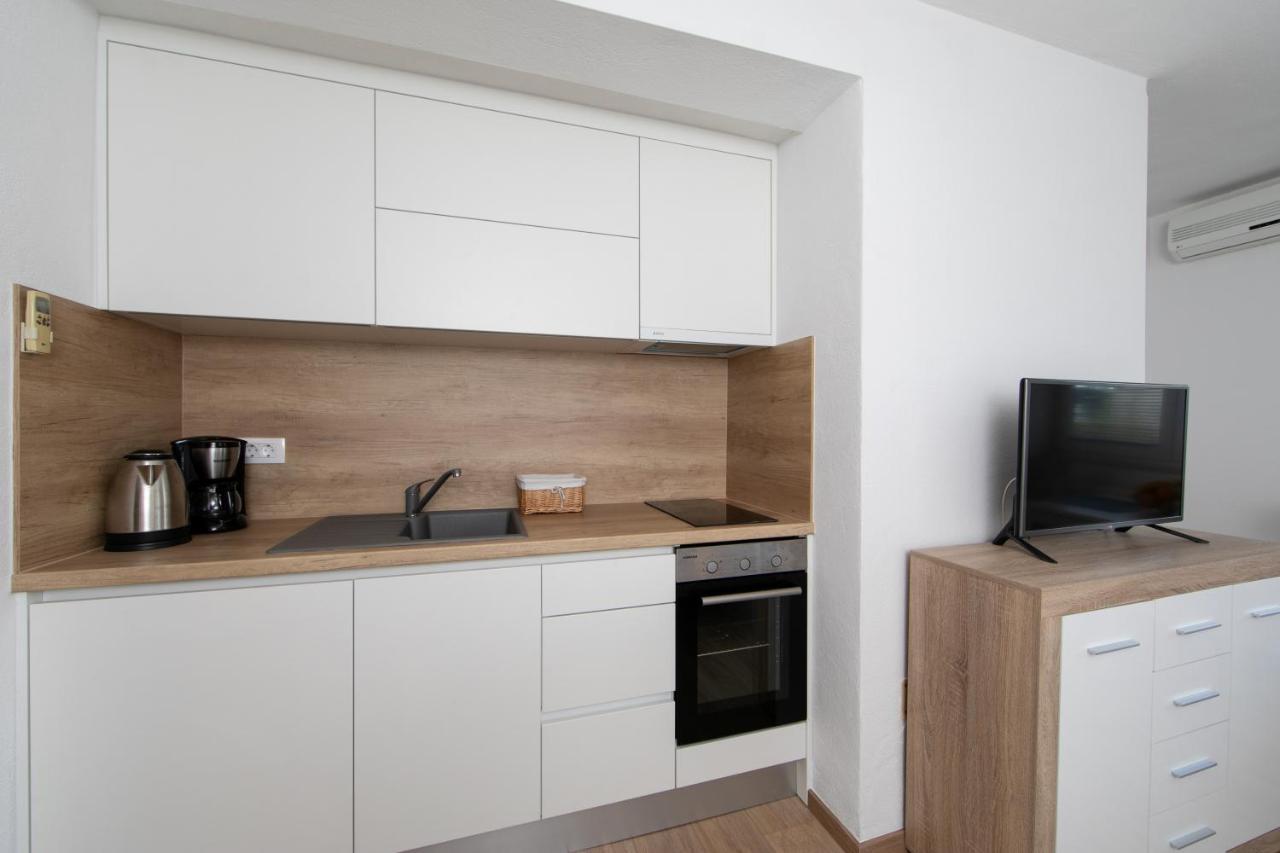 Apartments Villa Mili Брела Екстер'єр фото