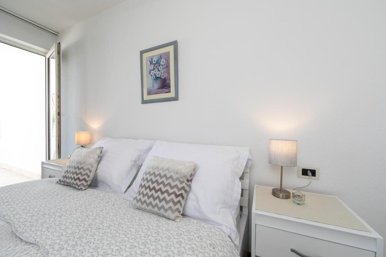 Apartments Villa Mili Брела Екстер'єр фото